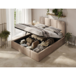 Beiges Polsterbett im Schlafzimmer